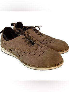 Izod Golf “Birdie” Memory Foam Men's Perforated Lace-Up Golf Shoes